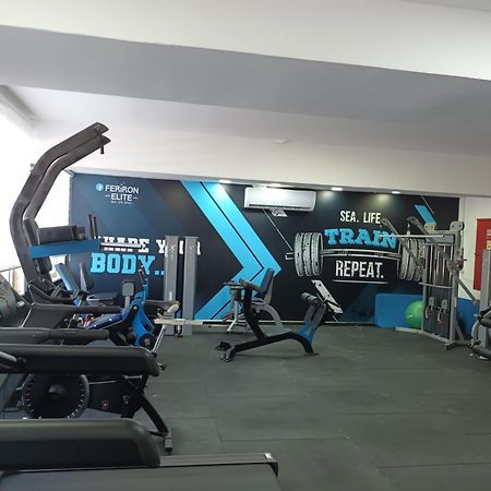 Beach Suite Israel- Best View, Gym, Massage Chair, Low Fee For Off-Site Indoor Pool Spa ביץ סוייט ישראל- נוף ים מאלף, כיסא מסאז, חדר כושר, אפשרות לבריכה מקורה, וספא בתשלום ממש מוזל Ашкелон Екстер'єр фото