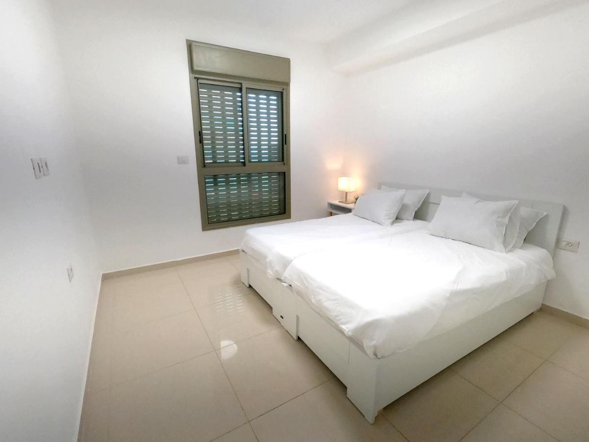 Beach Suite Israel- Best View, Gym, Massage Chair, Low Fee For Off-Site Indoor Pool Spa ביץ סוייט ישראל- נוף ים מאלף, כיסא מסאז, חדר כושר, אפשרות לבריכה מקורה, וספא בתשלום ממש מוזל Ашкелон Екстер'єр фото