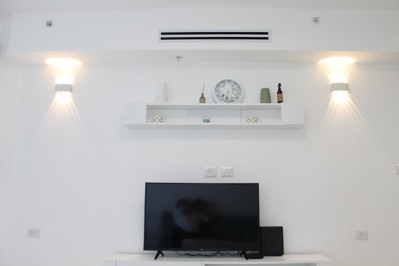 Beach Suite Israel- Best View, Gym, Massage Chair, Low Fee For Off-Site Indoor Pool Spa ביץ סוייט ישראל- נוף ים מאלף, כיסא מסאז, חדר כושר, אפשרות לבריכה מקורה, וספא בתשלום ממש מוזל Ашкелон Екстер'єр фото